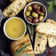 Servietten - Brot und Oliven